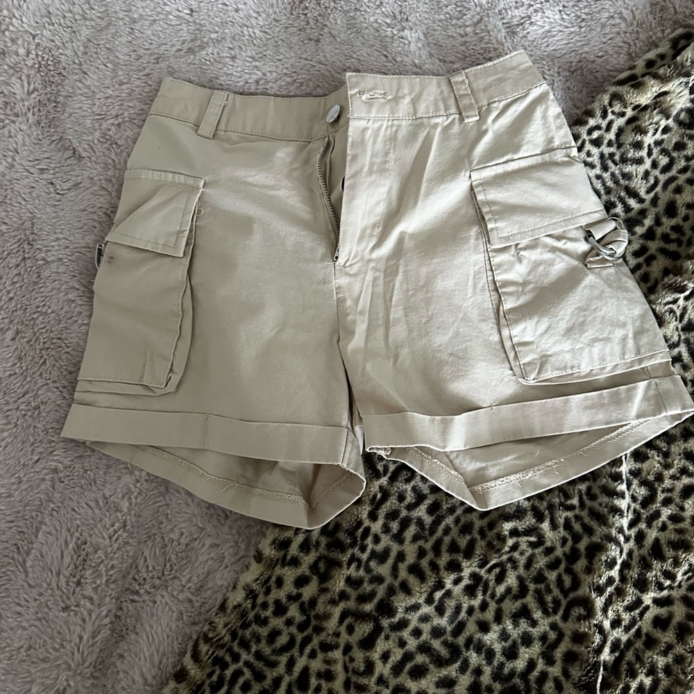 Tan/Cream Cargo Shorts
